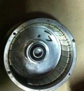 永磁无刷电机中瓦形和矩形磁钢各有什么优劣跟不同点呢？